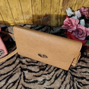 Elegant Tan Leather Clutch